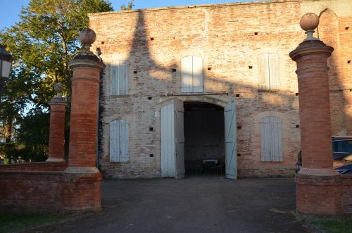 AU CHATEAU LAUNAGUET