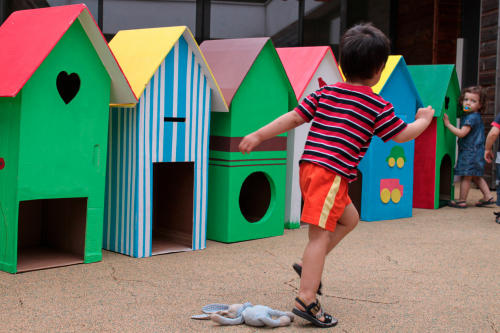 formation-personnel-cabane-en-carton